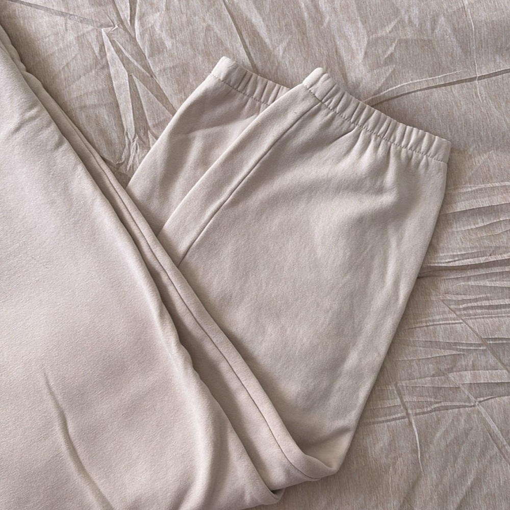 H&M sweatpants - Picture 2 of 4